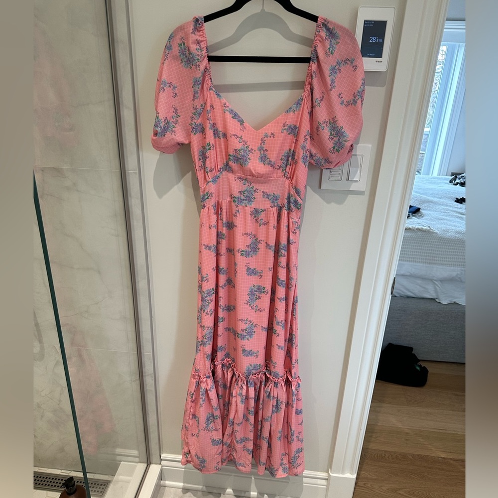 Strangers and lovers pink floral dress. Perfect for summer event!